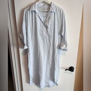 Woman by Sir of Sweden tunic or dress, or nightgown.